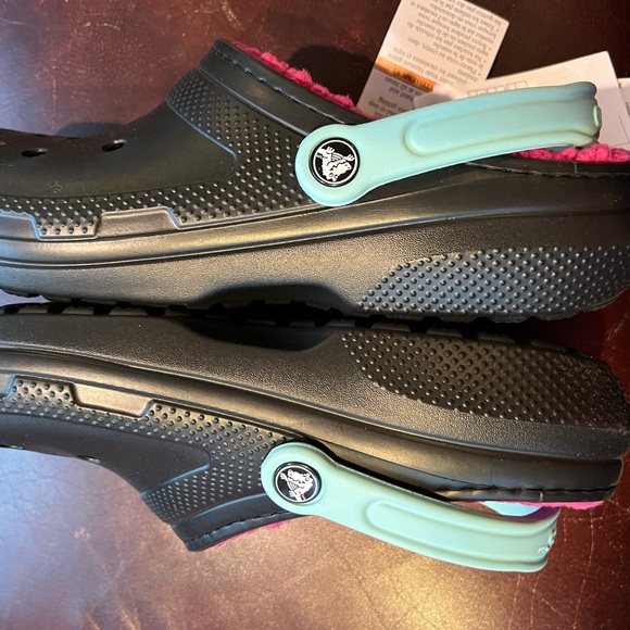 Crocs Men’s black fur lined - Picture 7 of 8